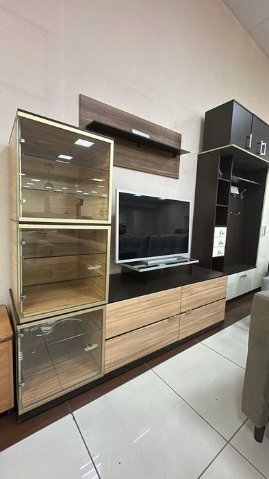 Стенка Берта город Москва фабрика Янтарь