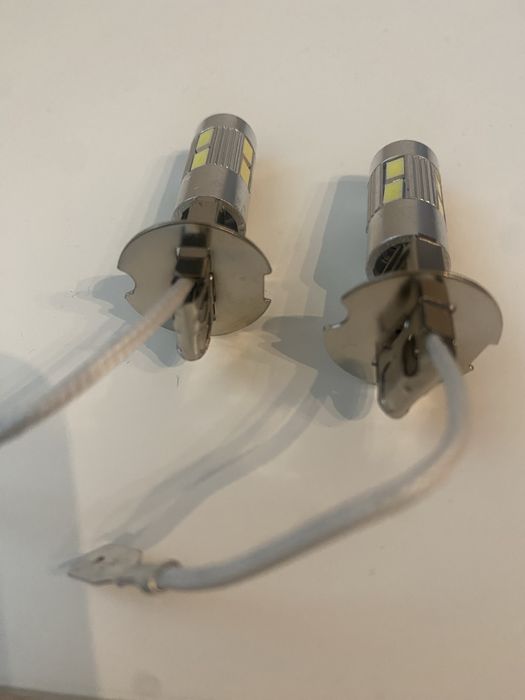 Becuri LED pentru proiectoare