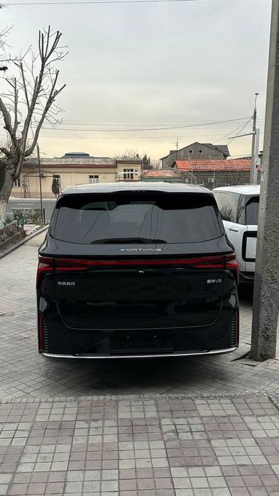 Dongfeng Forthing V9