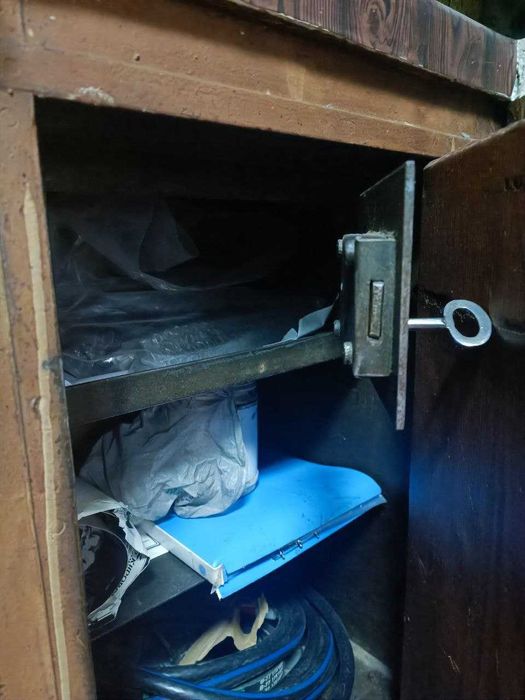 Продаётся сейф с песком огнестойкий