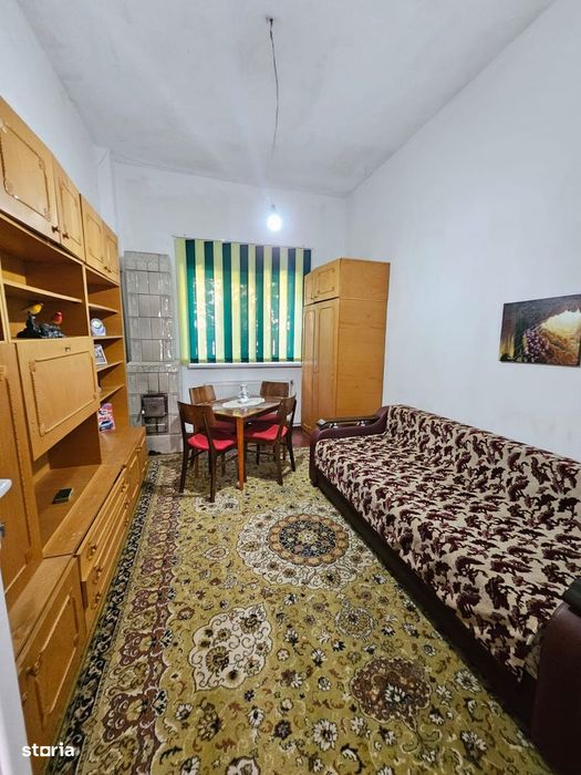 De închiriat casă din cărămidă în Roman, 500 mp teren, 3 camere