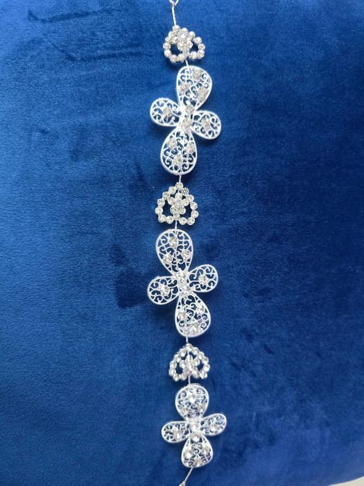 Корона, тиари, диадеми