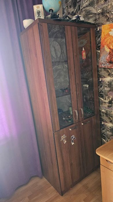 Продается шкаф для книг и одежды