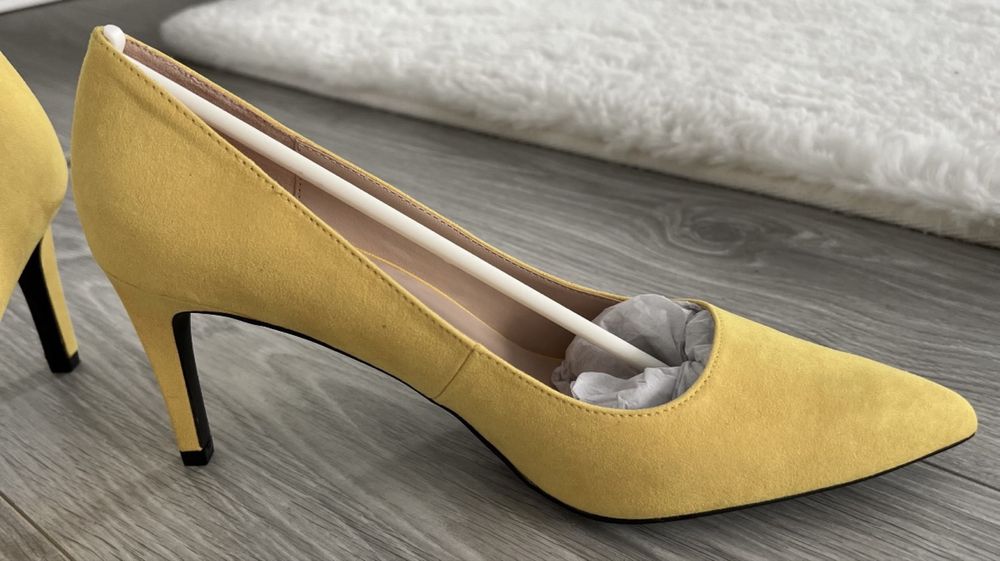 Pantofi noi Zara cu toc stiletto