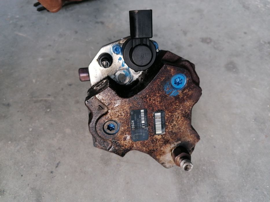 Дюзи  и Помпа високо налягане за БМВ е46 318 D/BMW E46 318 D