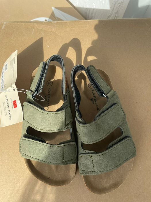 Детские сандалии