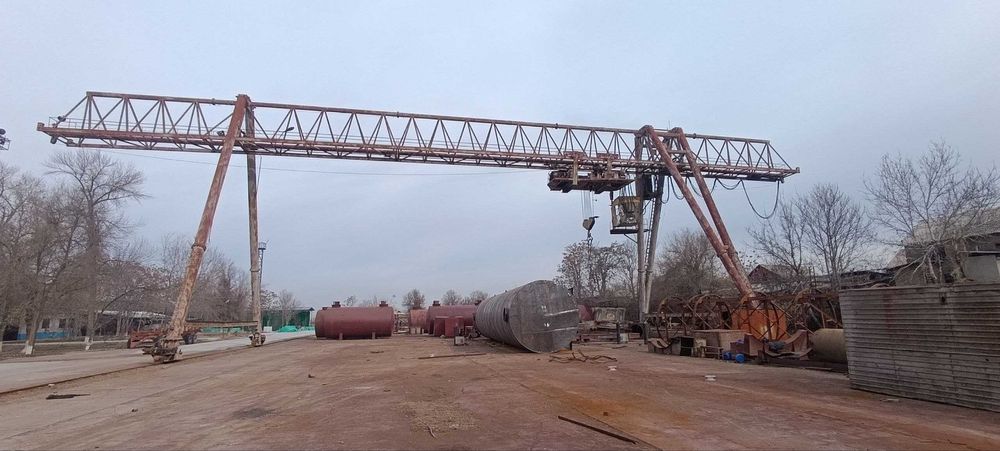 Козловой кран 32т