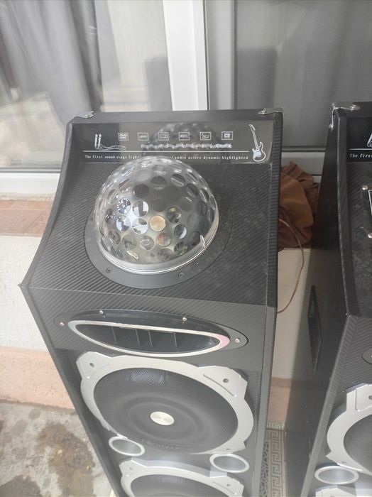 Vând boxe plus statie audio