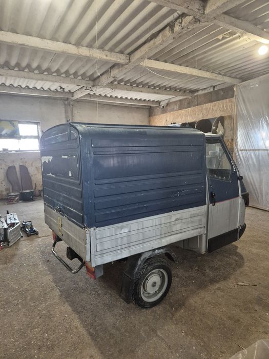 Piaggio Ape 50 cu caroserie originala, fara rugina