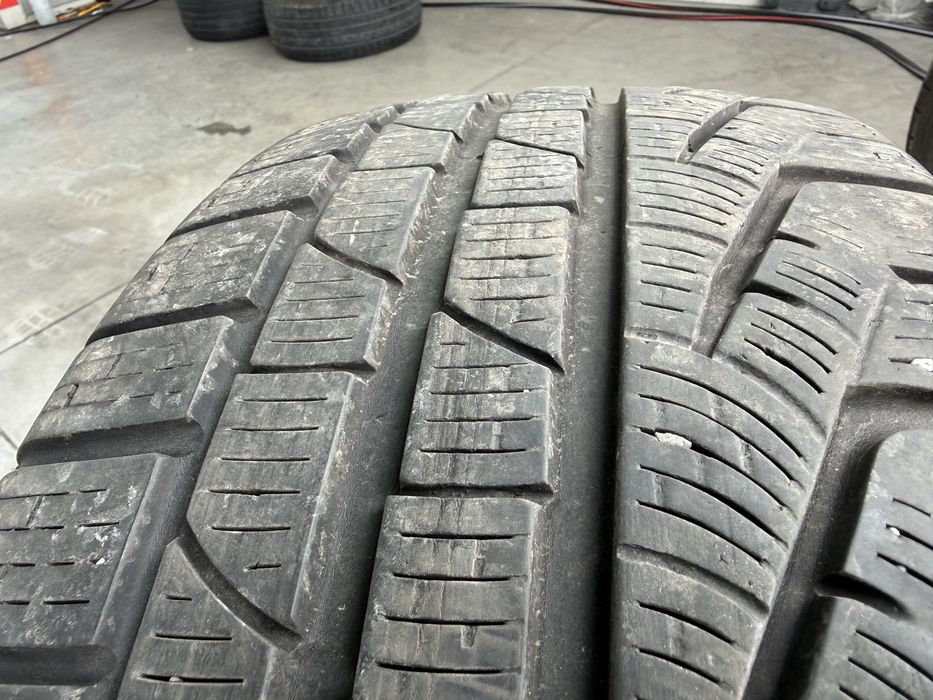 2бр. Зимни Гуми С Борд 235/55R/18 -PIRELLI- DOT:1322, 6.0мм.