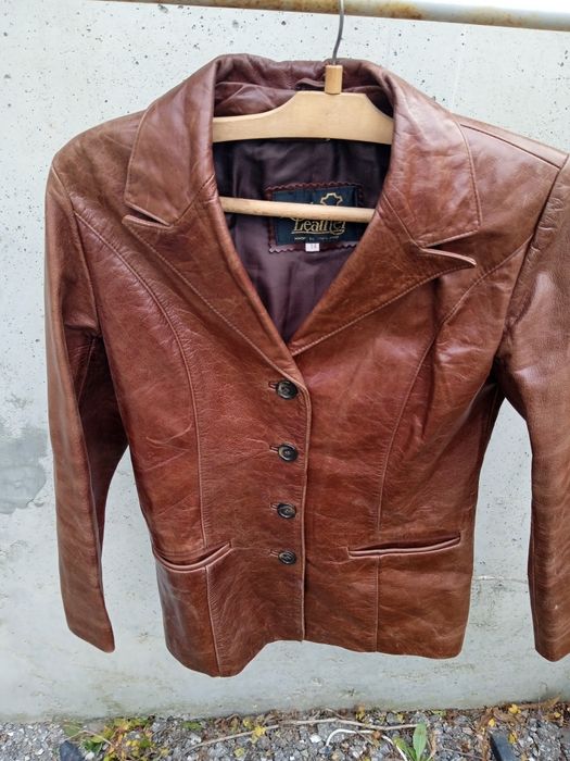 Дамско кожено сако