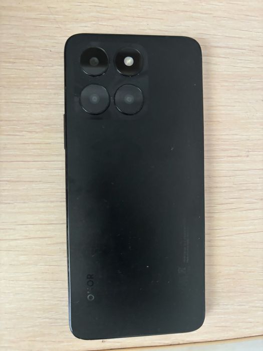 Продам телефон Honor x6a