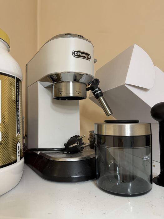 DeLonghi Dedica EC685.W