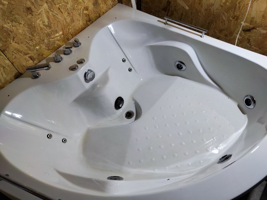 Продам ванна  джакузи
