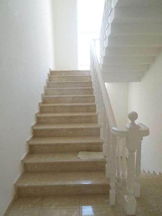 Дом Великолепная постройка высшего класса в отличном состоянии