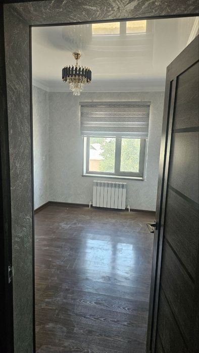 Ангрен шахар 3/3-дахасида 5 хонали квартира ижарага берилади