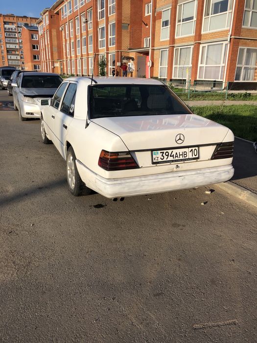 Продаи мерседес 124 е200