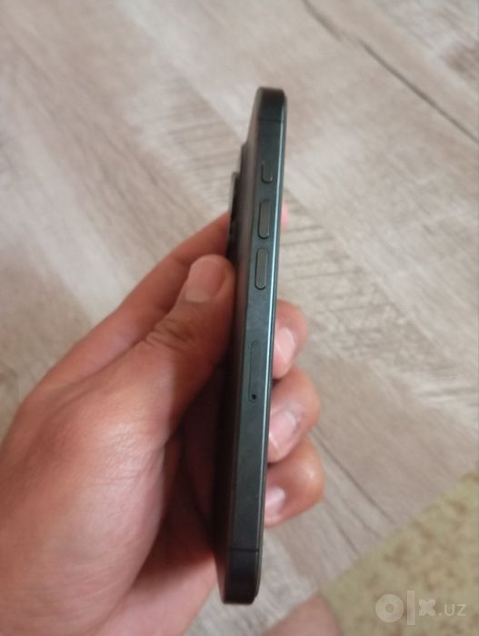 Iphone 15 pro 128 gb qora aybi yo’q hujjat pasport kopiya beriladi