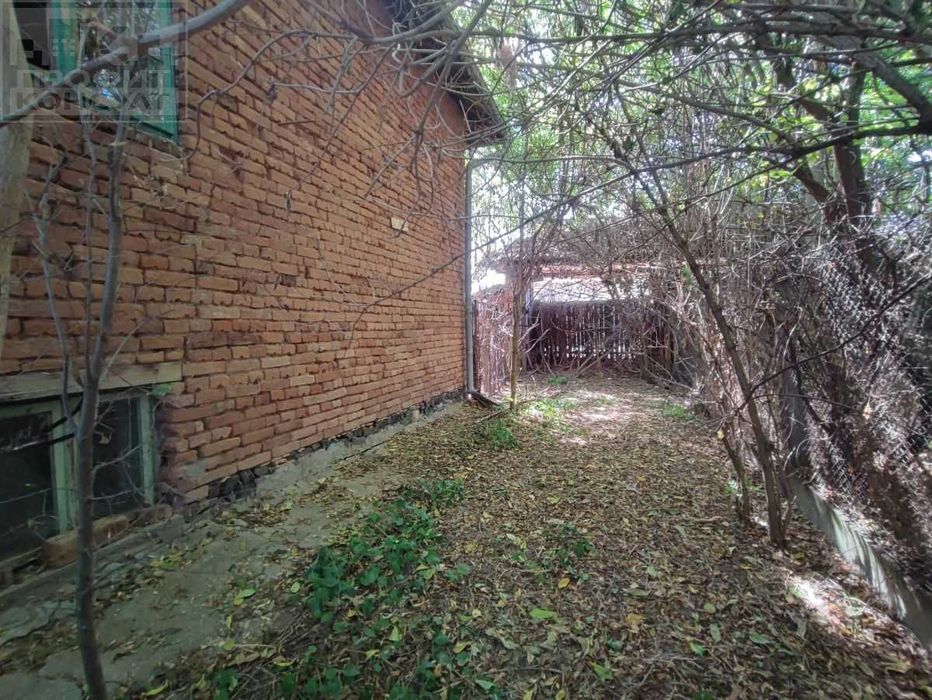 Масивна къща за продажба в с. Овча Могила