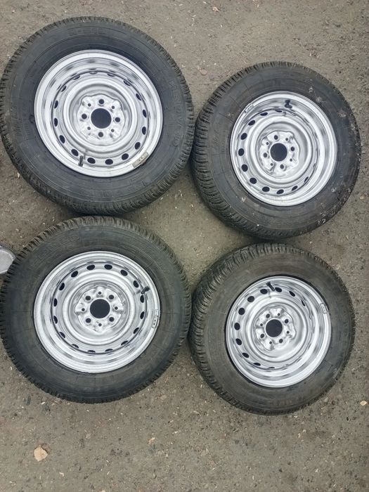 Продам комплект 4 штуки на 13.