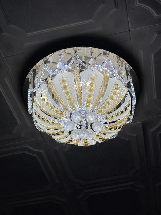 Продам люстры в хорошем состоянии