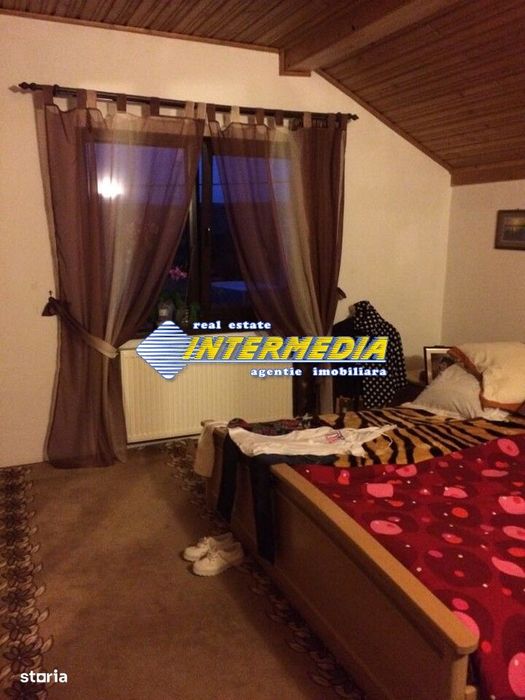 Casa Noua de vanzare P+E+M cu 3000 mp teren in Zona Ciugud