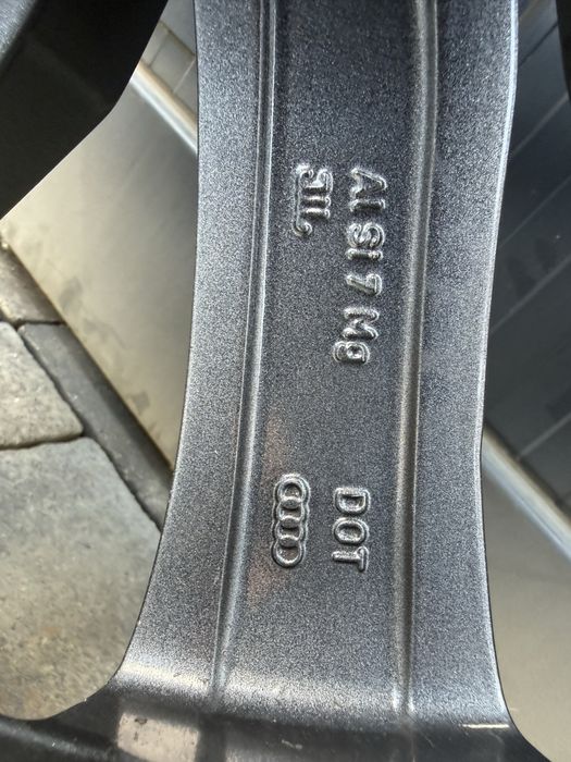 audi Q8 орогинални 285/45/21 Дот 22г - 1.100€ без заварки