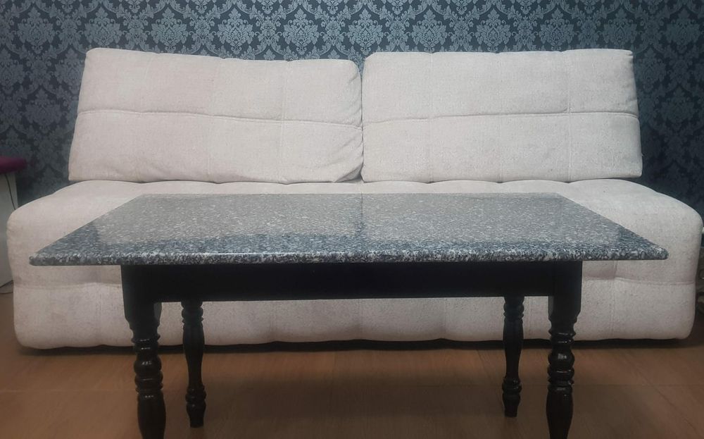 Продам журнальный столик