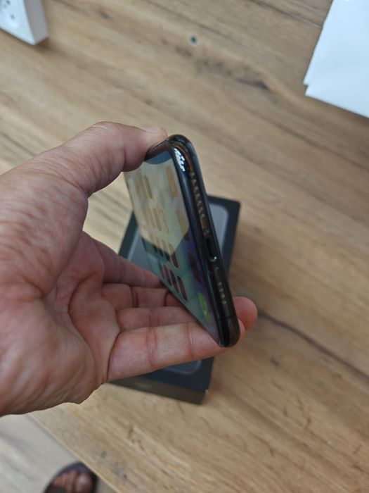 Phone 11 pro max 64 gb