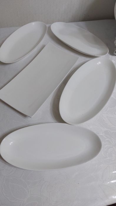 Посуда  тарелки белая