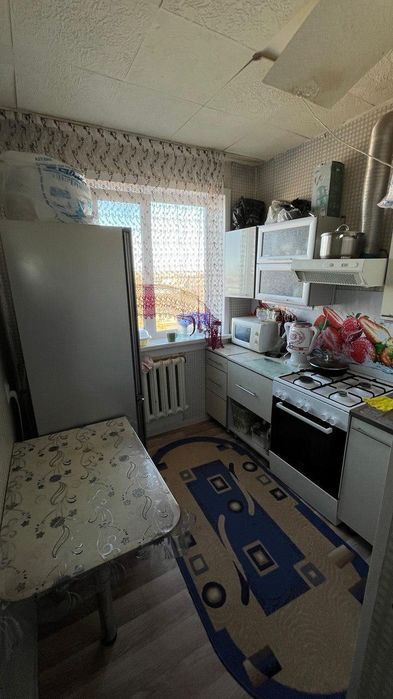 2 комн.. 5 мкр, 21 дом , 5 этаж.