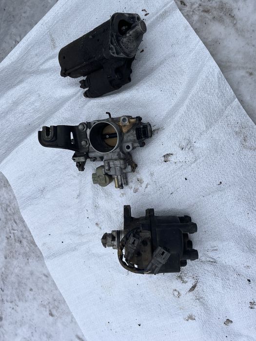 Запчасти тоета карина