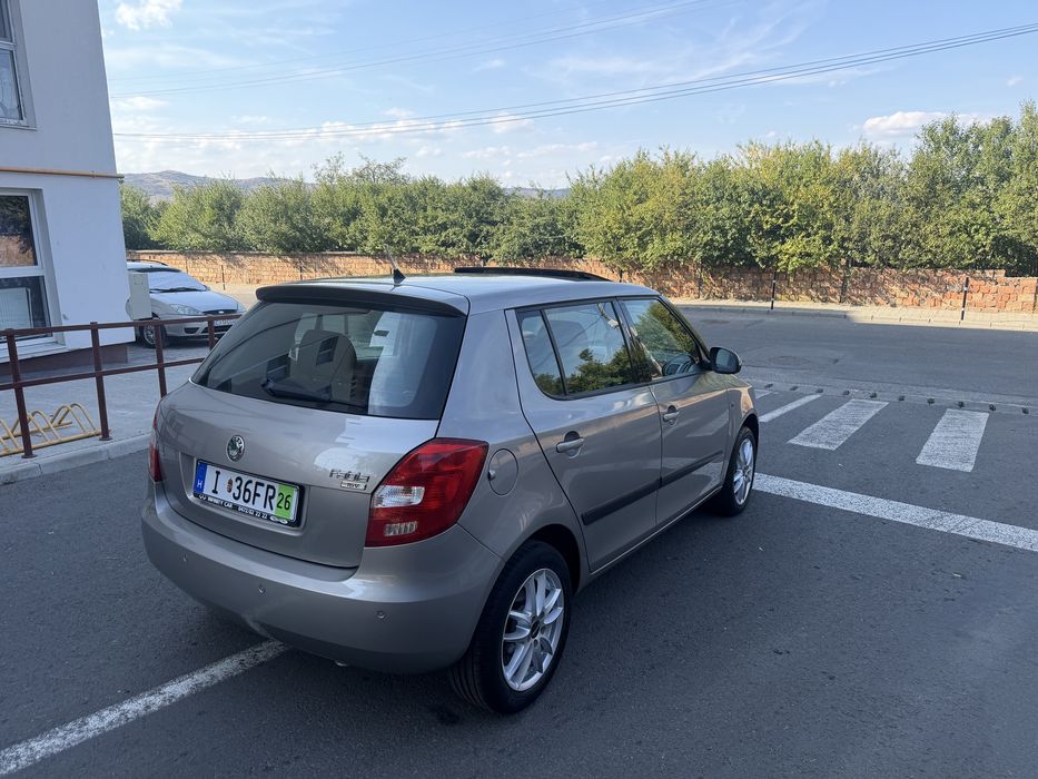 Vind skoda fabia 1,6 16v benzina automata