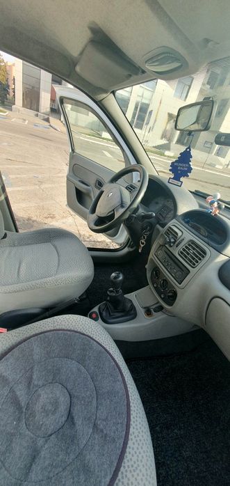 Renault Symbol 1.4 benzină – 75 CP, An 2006 – Stare foarte bună