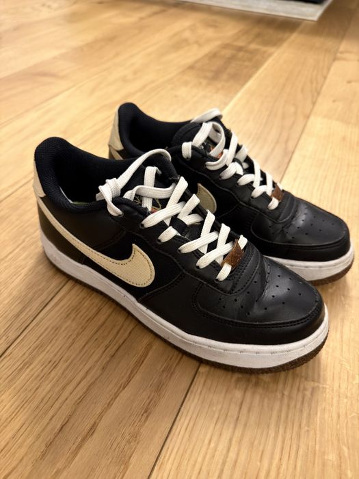 Nike Air Force 1 ‘07 LV8 Pomegranate