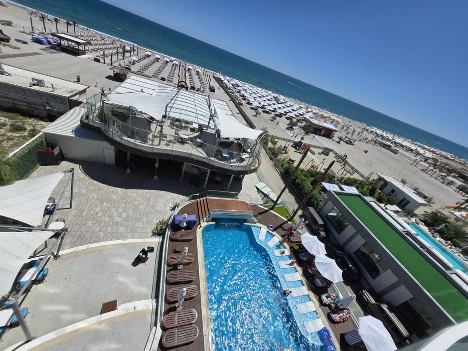 Apartament 3 camere white tower