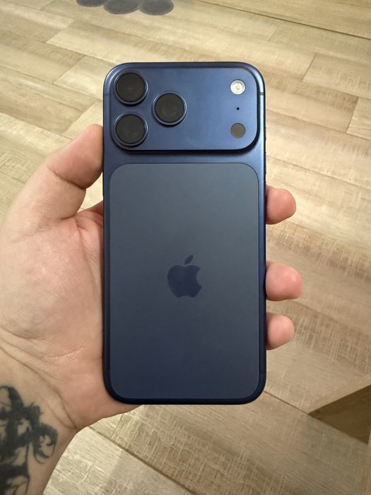 Продавам Iphone 17 Pro Max Blue 256GB