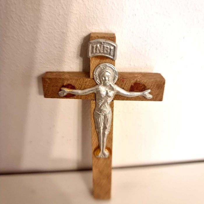 Cruce crestin ortodoxa crucifix argintiu pe lemn cu Iisus Hristos