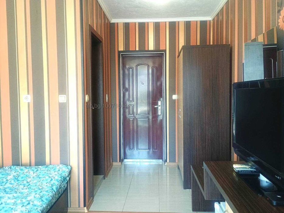 НАЕМ | Апартамент на плажа! Първа линия с басейн в Слънчев бряг