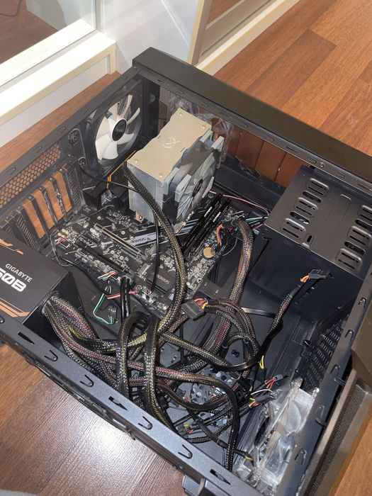 AMD Ryzen 5 5600X + gigabyte B550M aorus ELITE