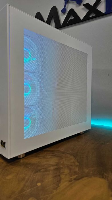 Чисто нов! RX 9070XT, i9-14900KF, 32 GB RAM Геймърски компютър!