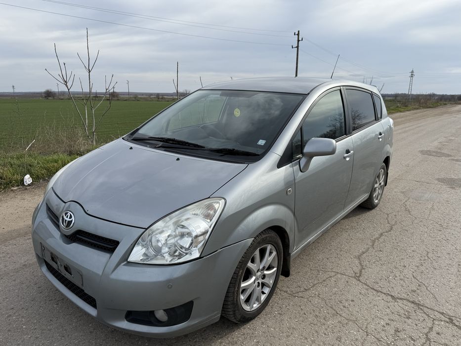 Toyota Corolla Verso 2.2 на части