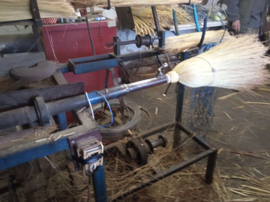 Vând masini second hand pentru făcut maturi de sorg:
