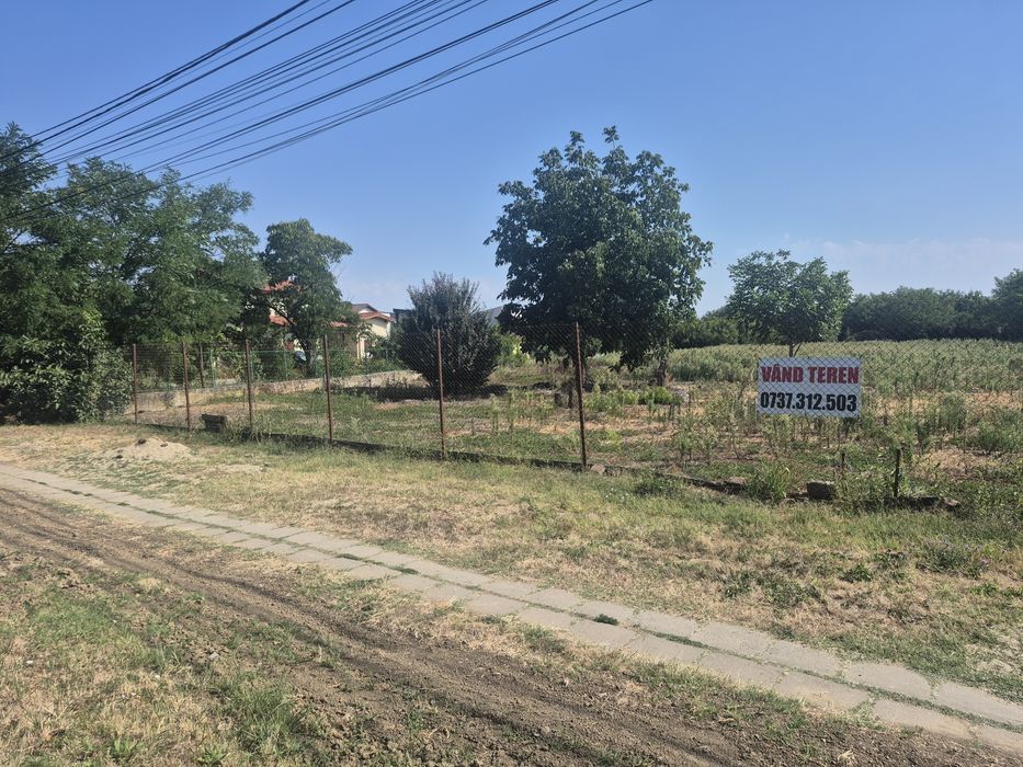 Vand teren 700 mp Braytim aproape de str Lidia