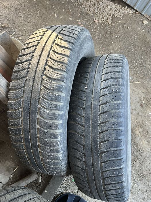 Продам шины 205/70R15