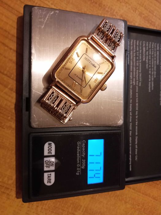 Золотые часы с браслетом «МакТайм»