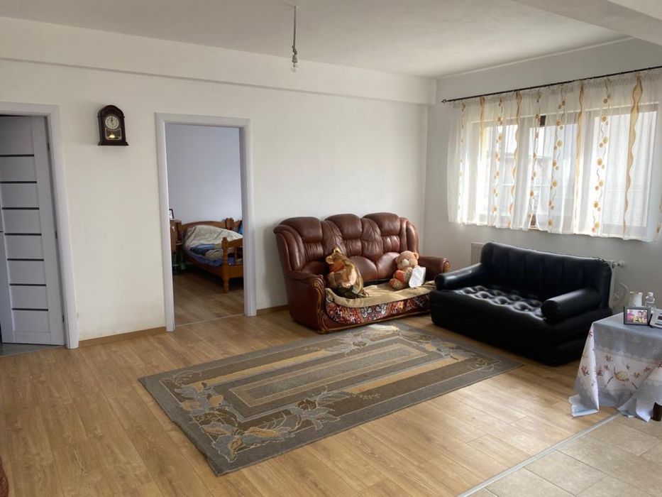Închiriez apartament 2 camere cu gradină