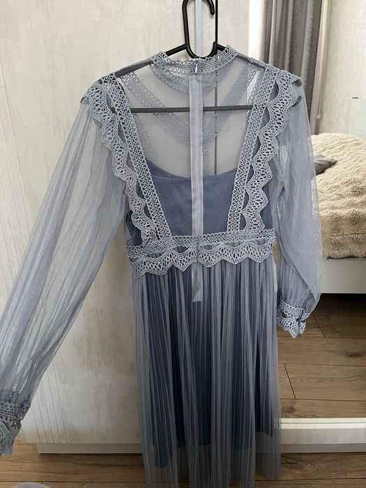 Платье голубое в отличном состоянии