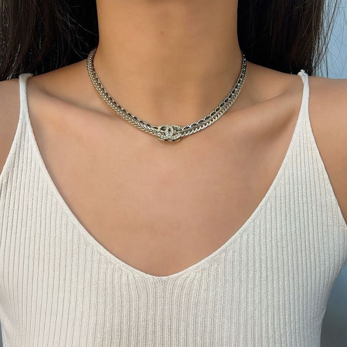 CHANEL дамско колие