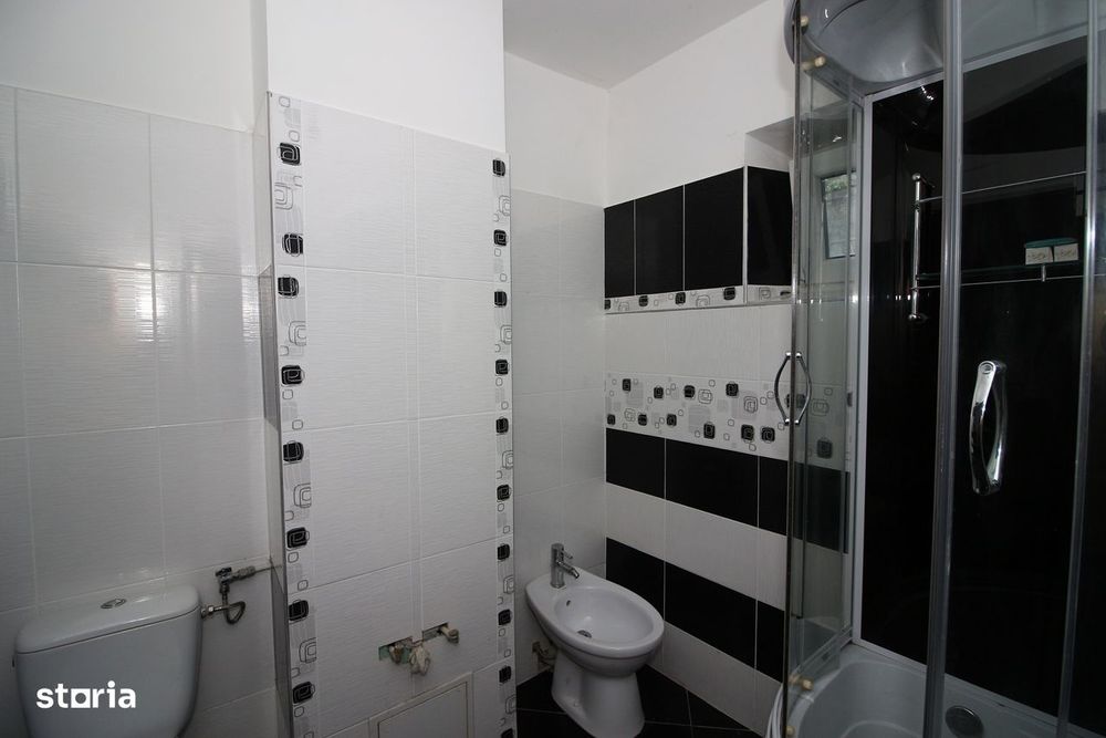 3 Decomandate Tipografilor Recent Renovat 68 mp Utili Parter